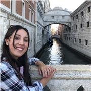 Studentessa di economia, con una preparazione di base di Diritto